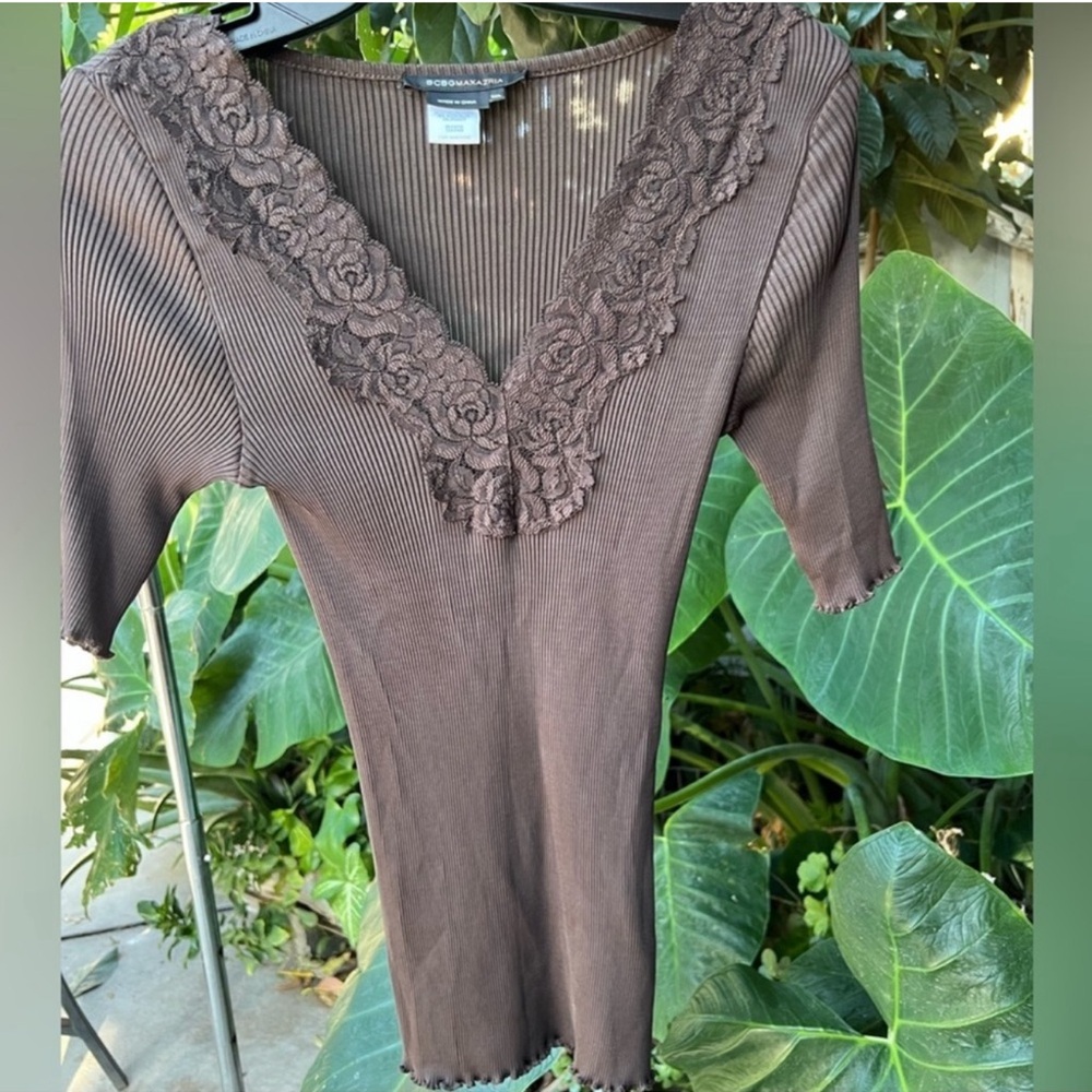 Bcbgmaxazria vintage y2k lace trim cami short sleeve top knit brown 2000’s